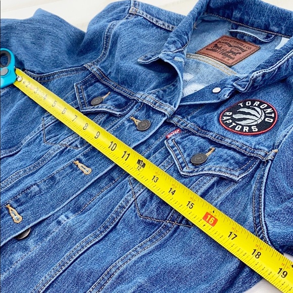 Levi's® NBA Denim Trucker Jacket Toronto Raptors - Picture 9 of 12